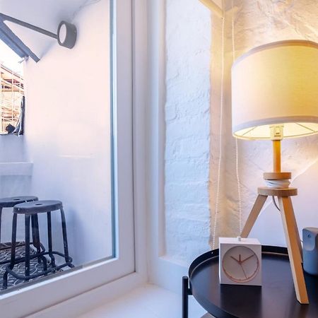Vibrant Flat 5 Minutes Walk To Istiklal In Beyoglu Apartamento Estambul Exterior foto