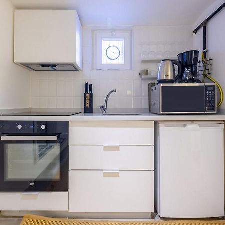 Vibrant Flat 5 Minutes Walk To Istiklal In Beyoglu Apartamento Estambul Exterior foto