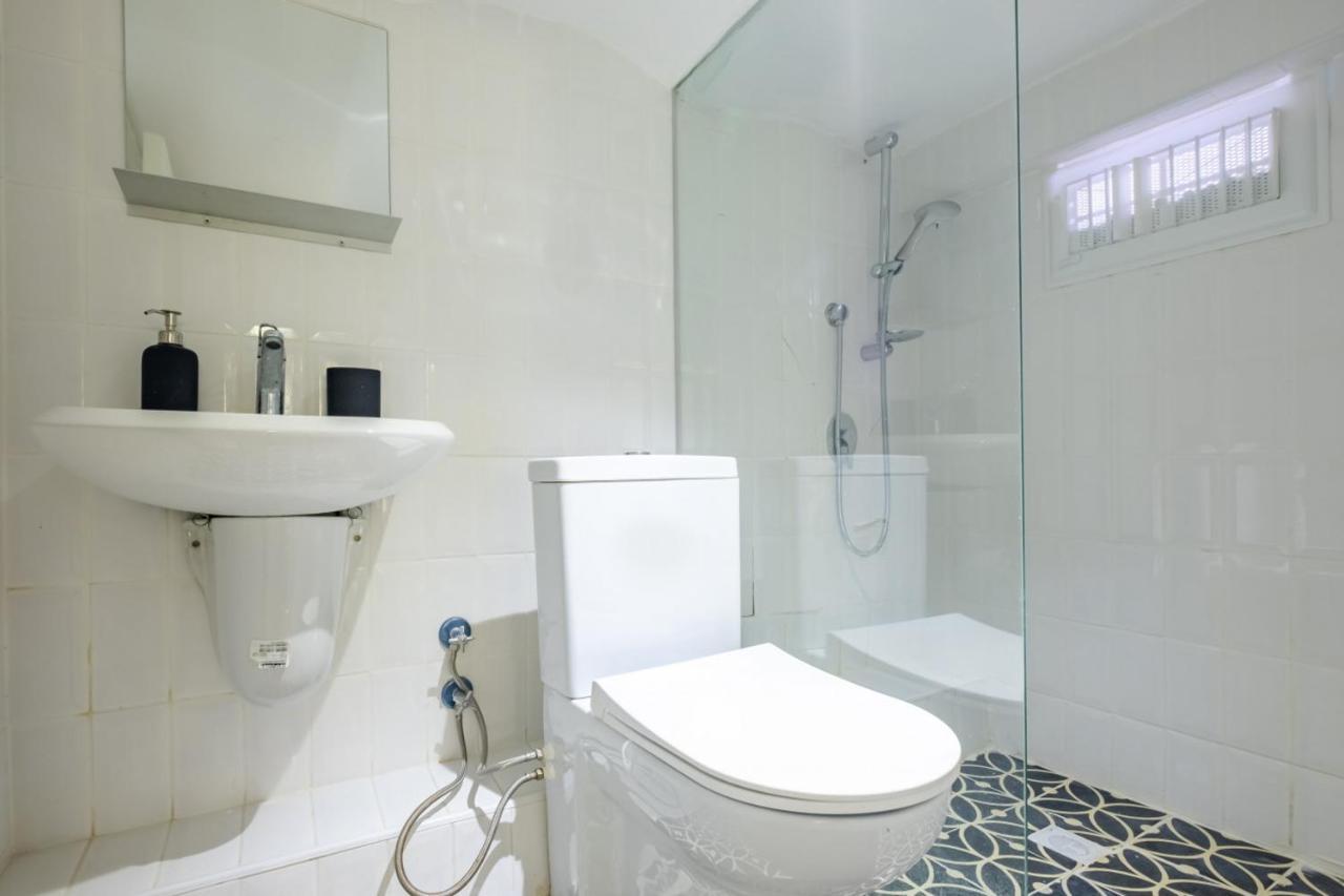 Vibrant Flat 5 Minutes Walk To Istiklal In Beyoglu Apartamento Estambul Exterior foto