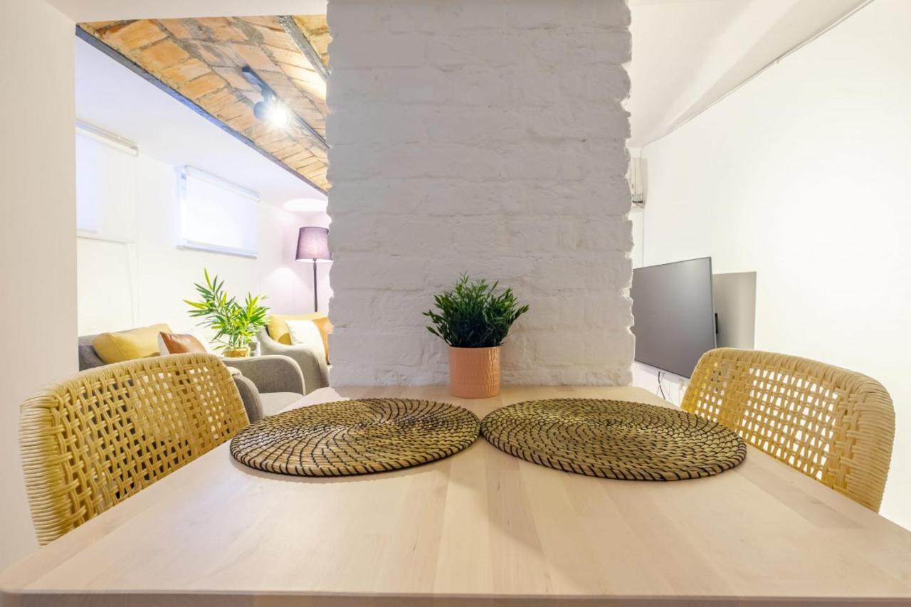 Vibrant Flat 5 Minutes Walk To Istiklal In Beyoglu Apartamento Estambul Exterior foto